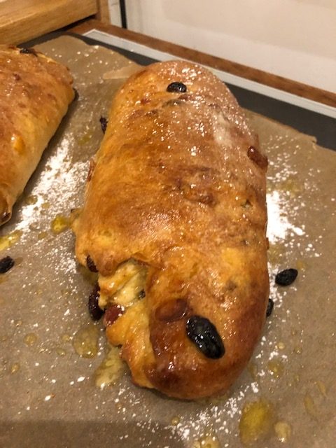 stollen, baked goodies, christmas bread, baked christmas gifts, gifts from your kitchen